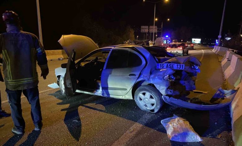 Bursa’da feci kaza: Bariyere çarpıp takla attı, 2 yaralı 1 bursada feci kaza bariyere carpip takla atti 2 yarali fa5e30409cf1 |