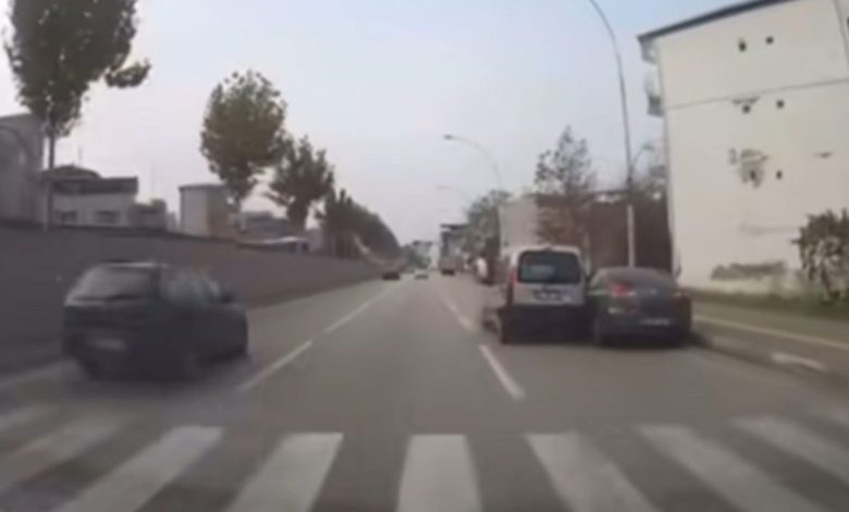 Bursa’da kazalar araç kamerasına yansıdı 1 bursada kazalar arac kamerasina yansidi eb041bfaae5d |