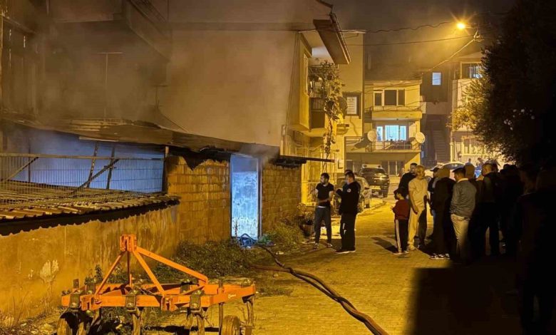 Bursa’da üç katlı binada çıkan yangın paniğe neden oldu 1 bursada uc katli binada cikan yangin panige neden oldu 1e22a18f9242 |