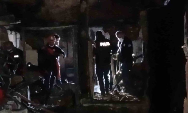 Bursa’daki ev yangınında kaybolan yaşlı adamın cansız bedeni bulundu 1 bursadaki ev yangininda kaybolan yasli adamin cansiz bedeni bulundu dab50180a0cb |