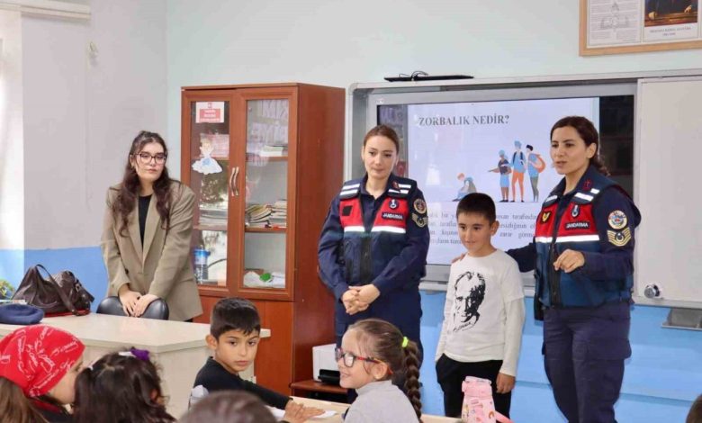 Çanakkale’de öğrencilere yönelik akran zorbalığı ve mahremiyet eğitimi 1 canakkalede ogrencilere yonelik akran zorbaligi ve mahremiyet egitimi 2f8706f5ee8c |