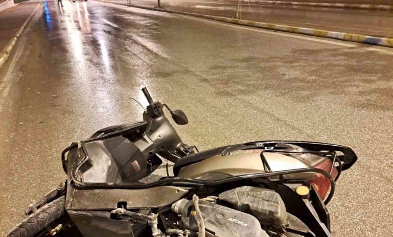 Çanakkale’de yağmur nedeniyle kayganlaşan yolda düşen motosikletli hayatını kaybetti 1 canakkalede yagmur nedeniyle kayganlasan yolda dusen motosikletli hayatini kaybetti 6f48592a9ebd e1762328628717 |