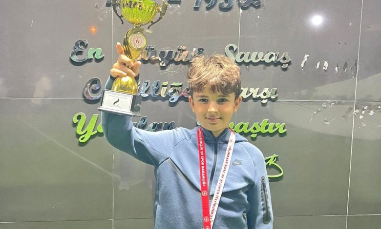 cesme belediyesporlu emirden satrancta izmir ikinciligi 7cab6c97b126 |