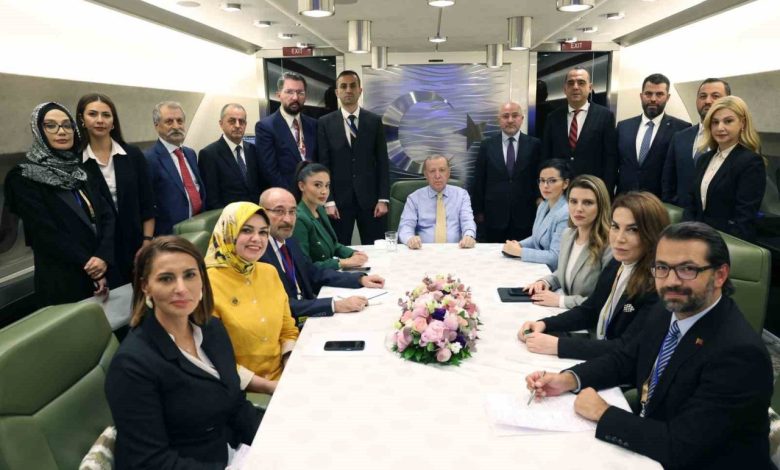 cumhurbaskani erdogan chpnin bizi cekmeye calistigi bu seviyeye inmeyiz inemeyiz 232999439894 |