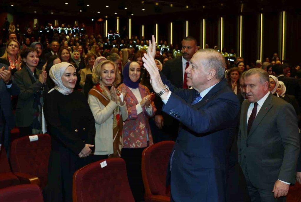 cumhurbaskani erdogan kadina el kaldiranin eli de vicdani da kararmistir aaeb547ead3e |