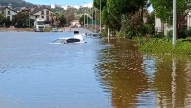 dikilide araclar su altina kaldi db4bdb78a3bc |