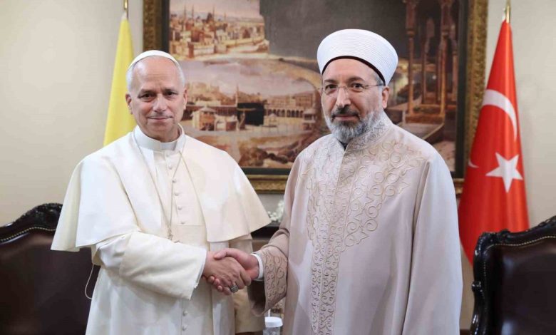 diyanet isleri baskani arpagus papa 14 leo ile gorustu 48c5a4716d61 |