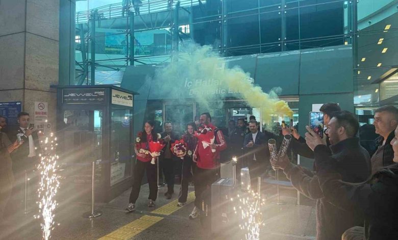 dunya sampiyonu taekwondo milli takimi ankarada 5e2f45e51fd8 |