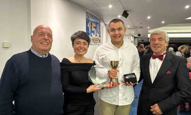 dunyadaki ilk otizmli maraton yuzucusu tuna tunca turkiyenin gururu oldu 1cdd7b7412d4 |