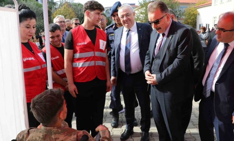 edremitte kizilay haftasi coskusu a5382c8a5f71 |