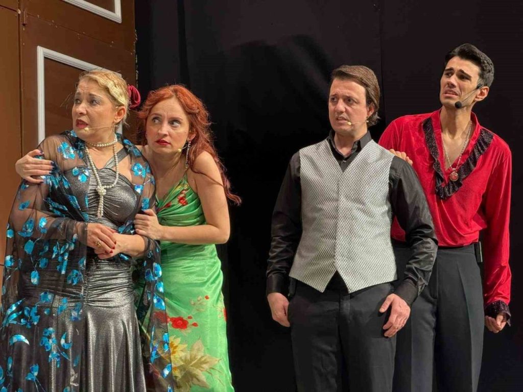 efsane muzikal hisseli harikalar kumpanyasina izmirde yogun ilgi bdc78a73bc30 |