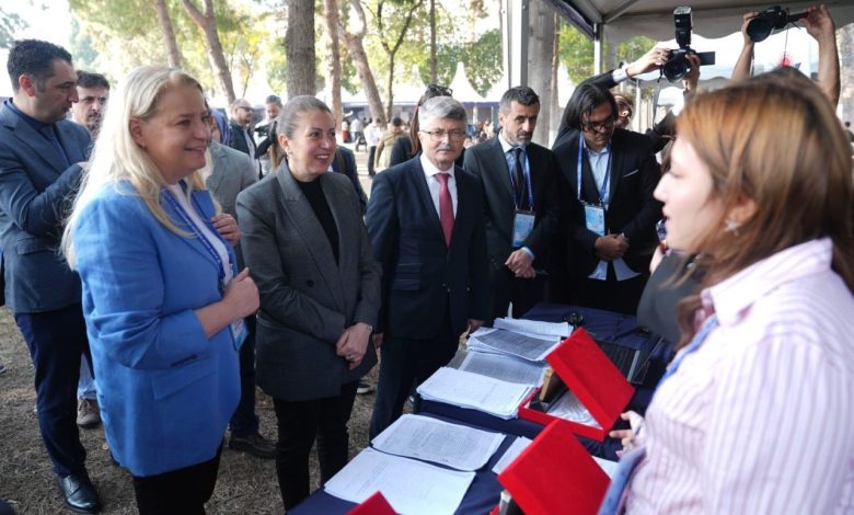 Ege Üniversitesinde ’Kutup Bilimleri Sempozyumu ve Şenliği’ 1 ege universitesinde kutup bilimleri sempozyumu ve senligi 2a4ffa298107 |