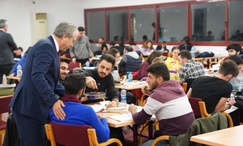 egeli genclerin vazgecilmez mekni ege universitesi merkez kutuphanesi baafbbd4b761 |