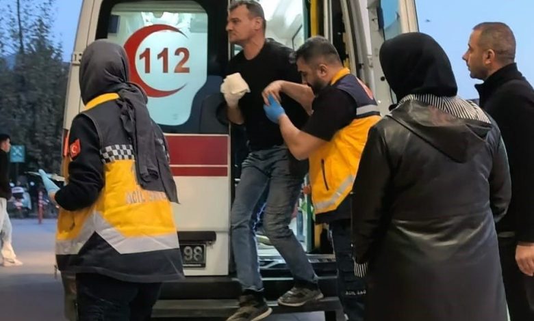 Eli traktörün hidrolik sistemine sıkışan çiftçi yaralandı 1 eli traktorun hidrolik sistemine sikisan ciftci yaralandi 5d5c801a46d3 |