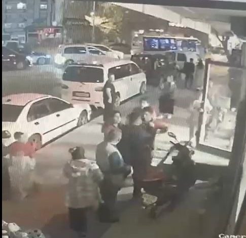 esenyurtta engelli adama bicakli saldiri kamerada e1cbf2a90a44 |