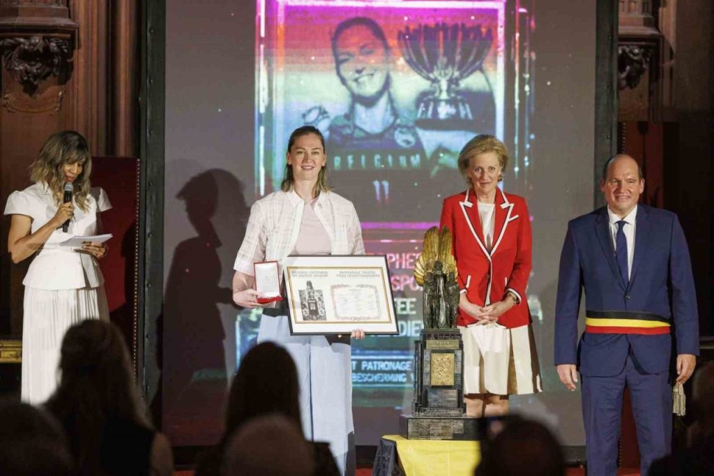 fenerbahceli emma meesseman ulkesi belcikada onurlandirildi 07bd41b4a035 |