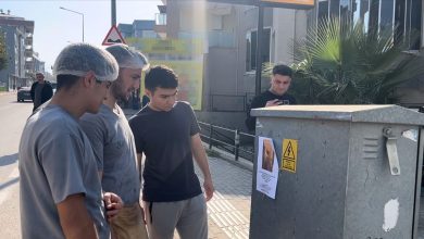 fotografi goren uzun uzun bakti kizlarinizi bu adamdan uzak tutun yazili afisler ortaligi karistirdi 5ddb10756342 |