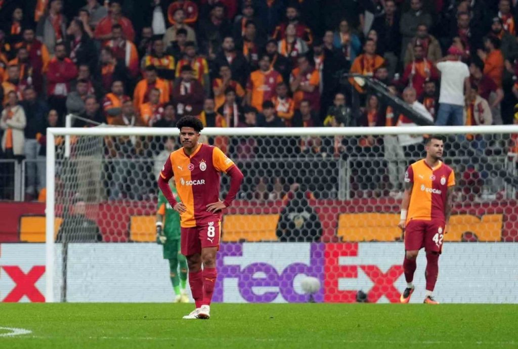 galatasarayin evindeki 33 maclik yenilmezlik serisi sona erdi 49f88c56a734 |