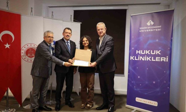 Genç hukukçuların ‘klinik’ gururu 1 genc hukukcularin klinik gururu c50c01ada452 |