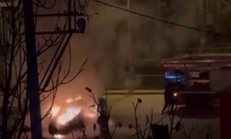 Hafif ticari araç yanarak kül oldu 1 hafif ticari arac yanarak kul oldu 8a272f98d9d5 |