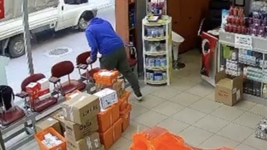 Hava almak için dışarı çıkan eczacının üzerine atladı: "Çıplak sandım" 5 hava almak icin disari cikan eczacinin uzerine atladi ciplak sandim fa493eafedcc |