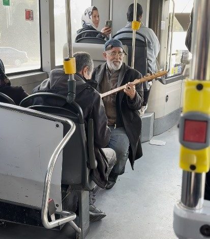 iett otobusunde turku molasi yolcular hem sasirdi hem keyif aldi 3dad0a42ab8a |