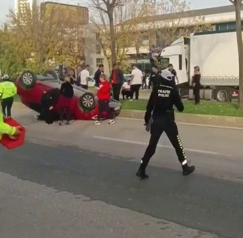 İki araç çarpıştı, takla atan otomobilde sürücü sıkıştı 1 iki arac carpisti takla atan otomobilde surucu sikisti 4f6264fed1e2 |