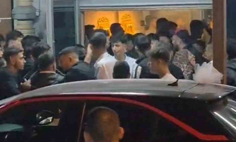 İstanbul’da düğün salonundaki kavga kamerada 1 istanbulda dugun salonundaki kavga kamerada 48dc6a8aa936 |