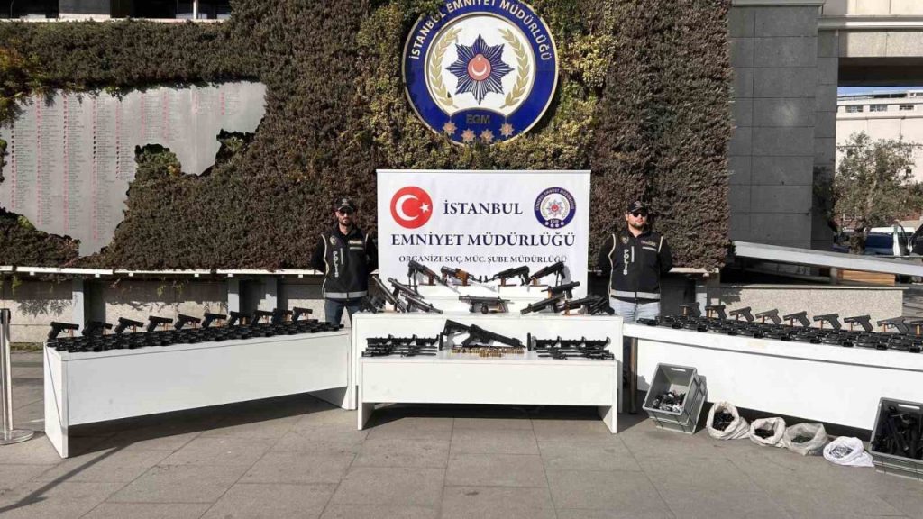 istanbulda son bir ayda sokak cetelerine operasyon 145 gozalti 6a7c997a5191 |