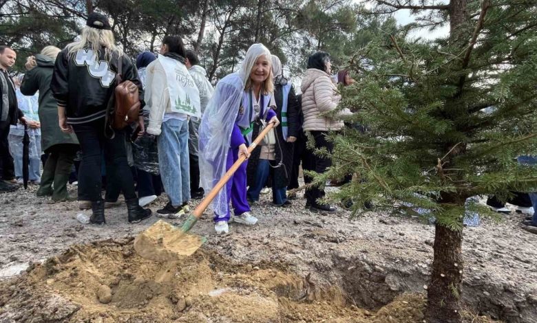 izmirde 115 bin fidan toprakla bulustu 67e1fe396d2e |