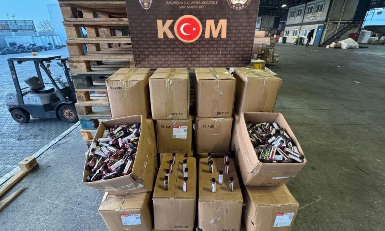 izmirde 15 milyon liralik kacakcilik operasyonu 7 tutuklama 7ba564a52e85 |