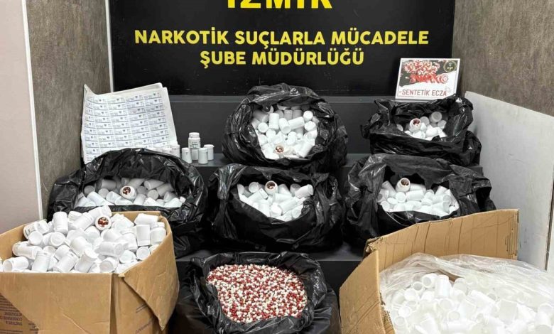 izmirde 316 binin uzerinde uyusturucu hap yakalandi 49b5bbb065bb |