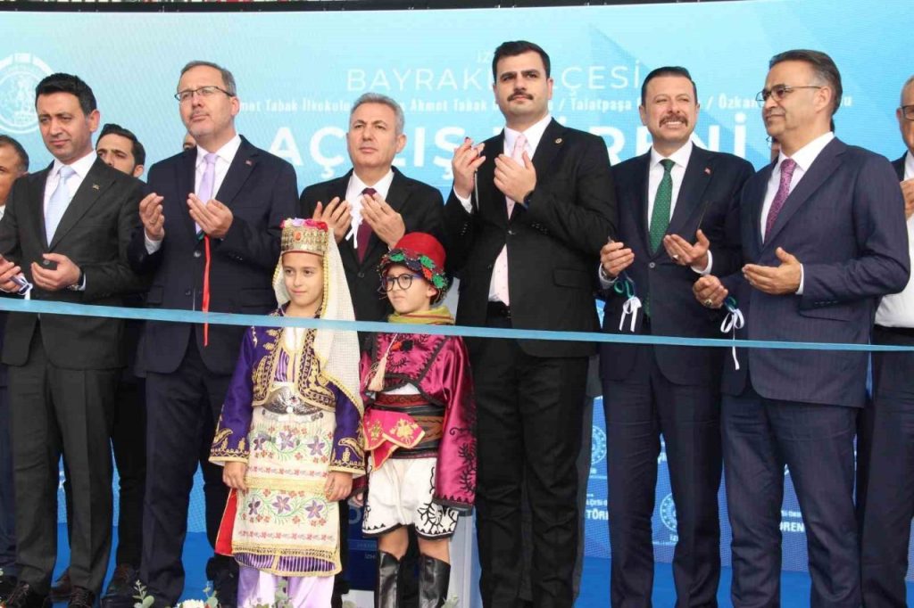 izmirde depremde hasar gorunce yeniden yapilan 4 okulun acilisi gerceklestirildi f94b0b67ef7e |