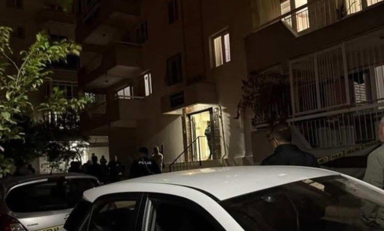 İzmir’de karısını öldüren kişi intihar etti 1 izmirde karisini olduren kisi intihar etti 4f092a2c6626 |