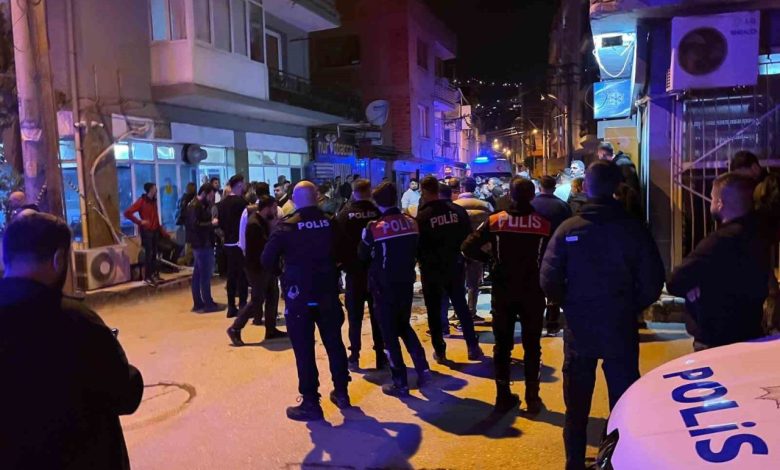 İzmir’de silahlı saldırı: 1 ölü, 3 yaralı 1 izmirde silahli saldiri 1 olu 3 yarali 31776e049983 |