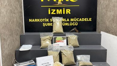 izmirde torbacilara operasyonda yuklu miktarda uyusturucu ele gecirildi fbe6180b57d8 |