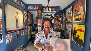 izmirin nostaljik sokaginda ferdi tayfur esintisi 8c12e502f370 |