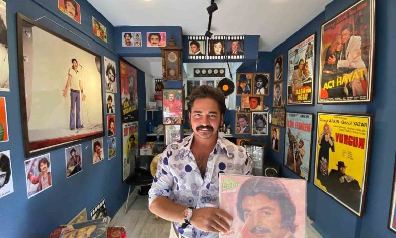 İzmir’in nostaljik sokağında Ferdi Tayfur esintisi 1 izmirin nostaljik sokaginda ferdi tayfur esintisi 8c12e502f370 |