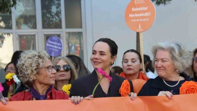 izmirli kadinlardan turuncu yuruyus 00242866f1f0 |