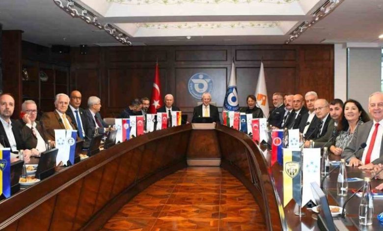 izvakta izmir kuluplerinin kent ekonomisine katkisi konusuldu 23d1d17b0a45 |