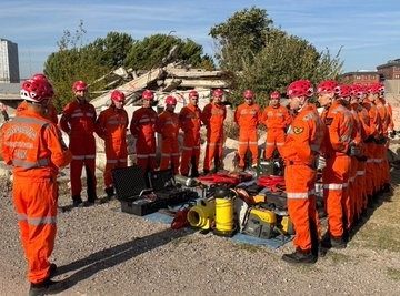 JAK Timleri eğitimlerine aralıksız devam ediyor 1 jak timleri egitimlerine araliksiz devam ediyor 7c607df61192 |