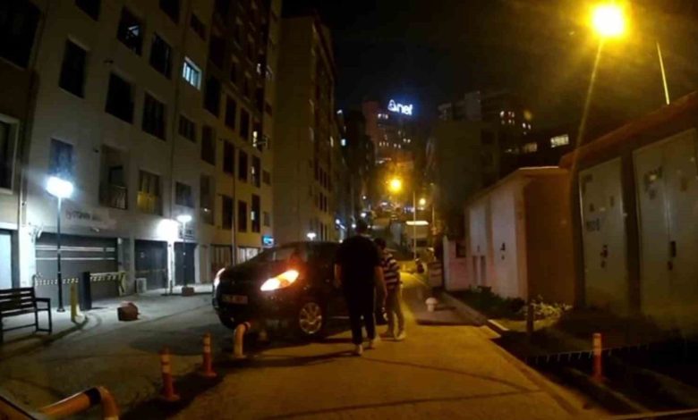 Kağıthane’de ters yöne giren sürücü bariyere çıkarak askıda kaldı, o anlar kamerada 1 kagithanede ters yone giren surucu bariyere cikarak askida kaldi o anlar kamerada 71cebde9fd2d |