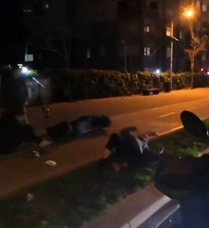 kaldirimda bir vatandasa elektrikli scooter carpti 854bb2122730 |