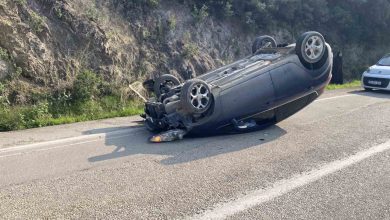 kayalara carpan otomobil takla atti emniyet kemeri sayesinde kurtuldular 625967140ca2 |