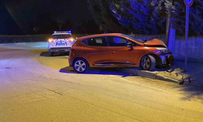 Kontrolden çıkan otomobil, beton direğe çarptı 1 kontrolden cikan otomobil beton direge carpti 70ba9d6b3d2e |