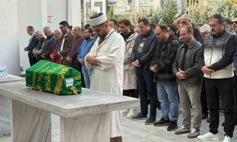 Makas atan alkollü sürücünün ölümüne neden olduğu bebek son yolculuğuna uğurlandı 1 makas atan alkollu surucunun olumune neden oldugu bebek son yolculuguna ugurlandi 70acc5a8d93f |