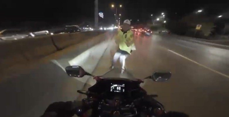 maltepede motosikletin carptigi trafik polisi yaralandi kaza ani kamerada 807a3ccbb50d |