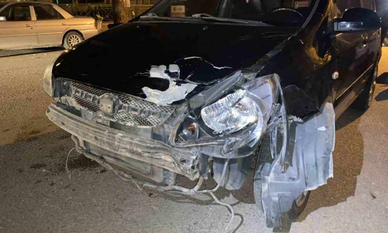 motosiklet ile otomobil carpisti 2 genc yaralandi 4fa4b94739d3 |