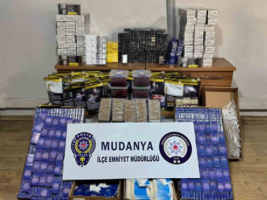 mudanyada yuklu miktarda kacak tutun urunleri ele gecirildi 0ac757a3d8a2 |