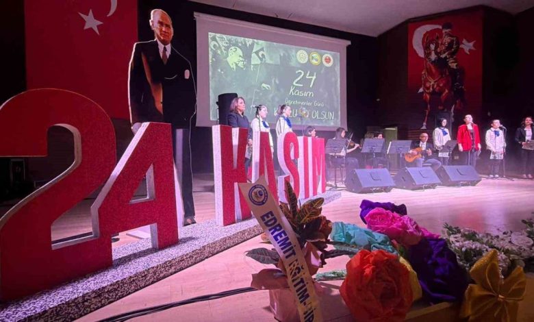 Öğretmenler günü Edremit’te kutlandı 1 ogretmenler gunu edremitte kutlandi 1adc10c9ea2f |